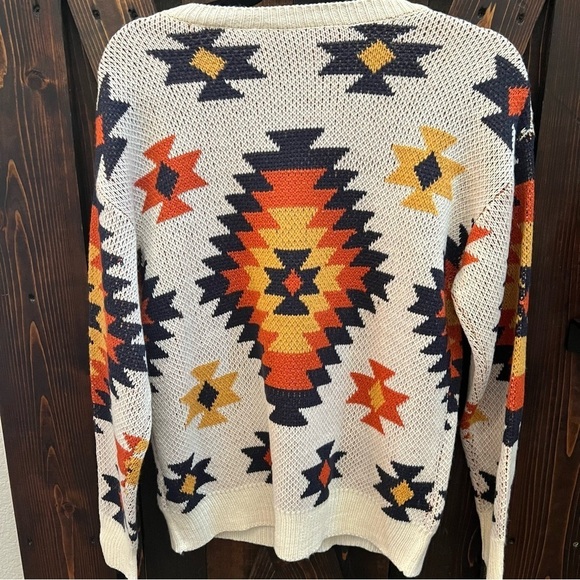 Aztec Sweater —- Stunning boho style - Picture 4 of 4